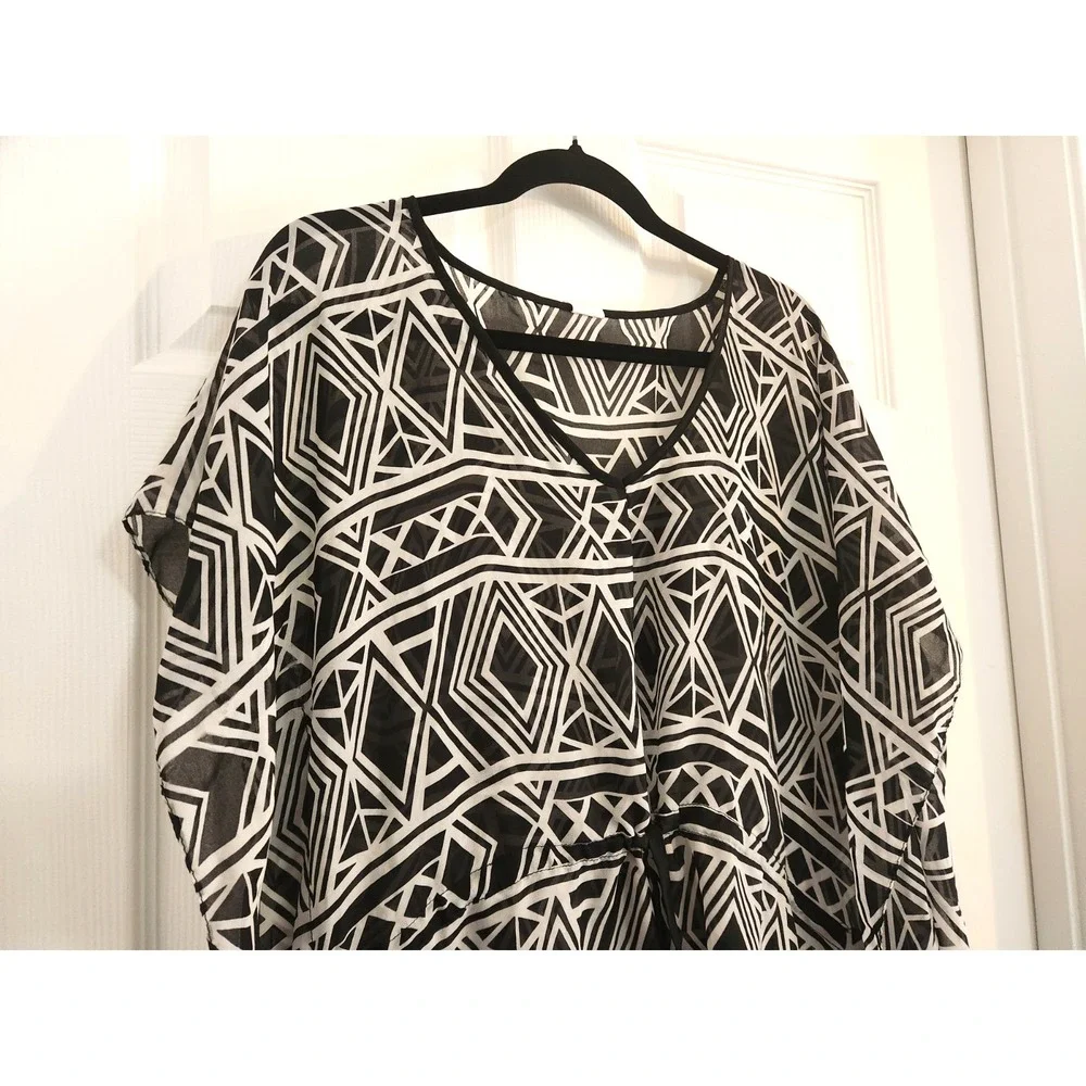 West Loop Women's Swim Cover-up Black & White Geometric pattern silky One Size